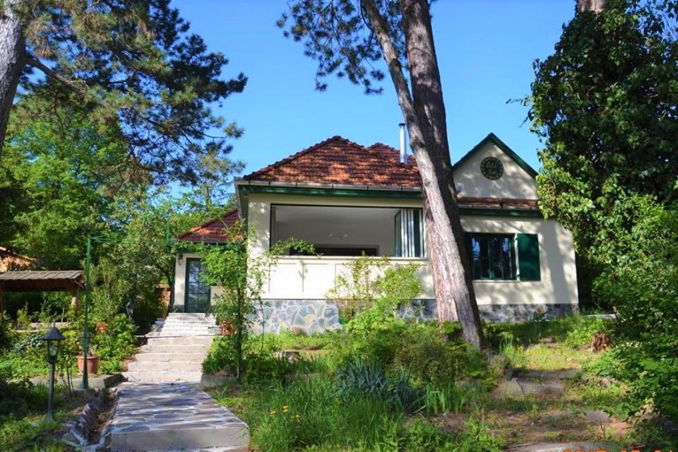 Edit Villa Matrafured Exterior photo
